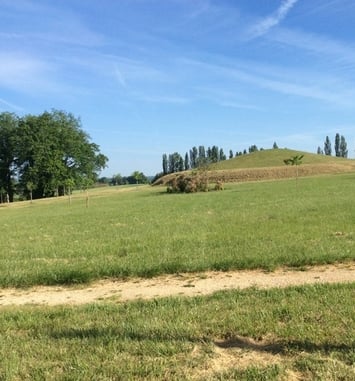 Visite du tumulus de Castillonnès