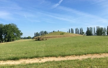 Visite du tumulus de Castillonnès