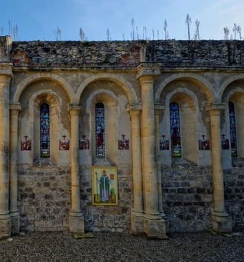 Visite guidée de l'église ruinée Sainte-Marie d'Amans