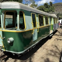 Le Train en Musique : apprendre au public les chansons sur le Titrain et le Car Courant d'Air. Résister à l'Oubli