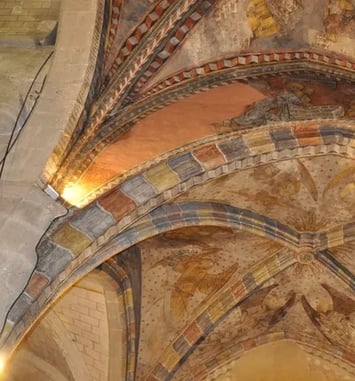 Découvrez les peintures de l'église Saint-Pierre-Saint-Paul de Casseneuil à la lampe torche